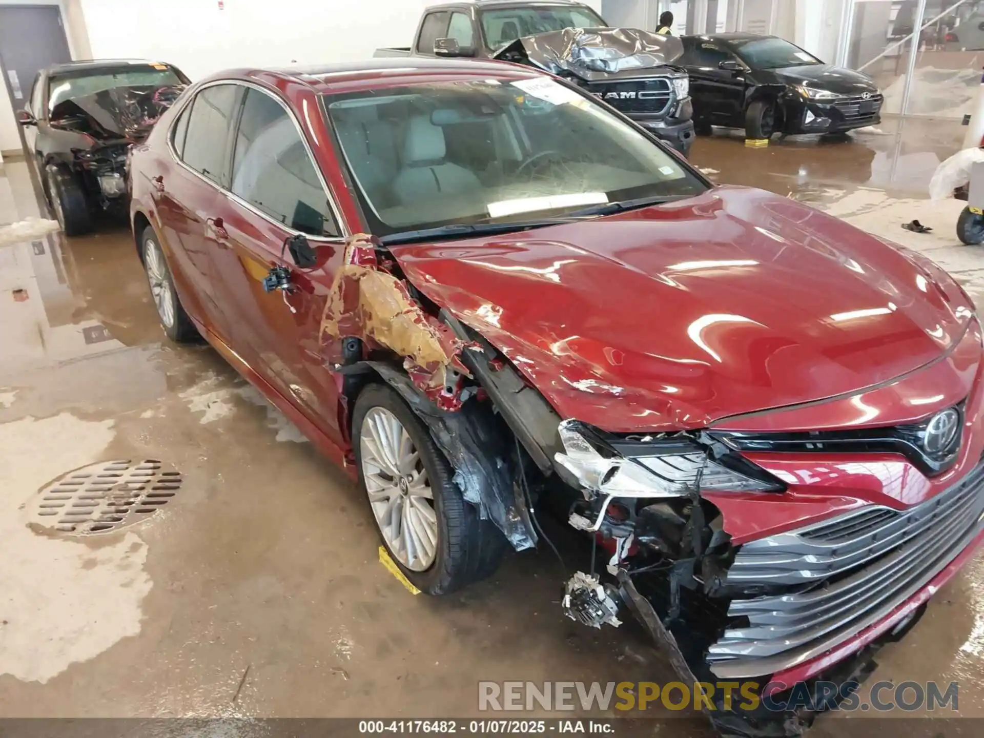 6 Photograph of a damaged car 4T1B11HK8KU812476 TOYOTA CAMRY 2019