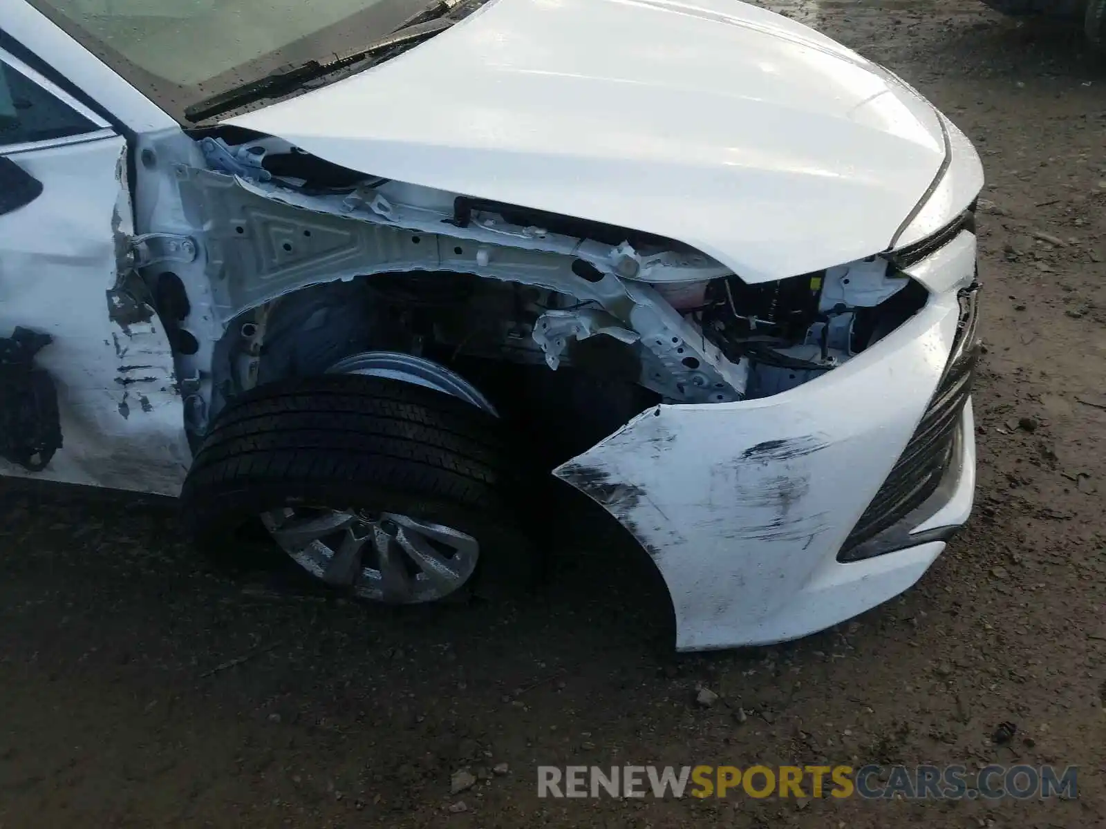 9 Photograph of a damaged car 4T1B11HK8KU813398 TOYOTA CAMRY 2019