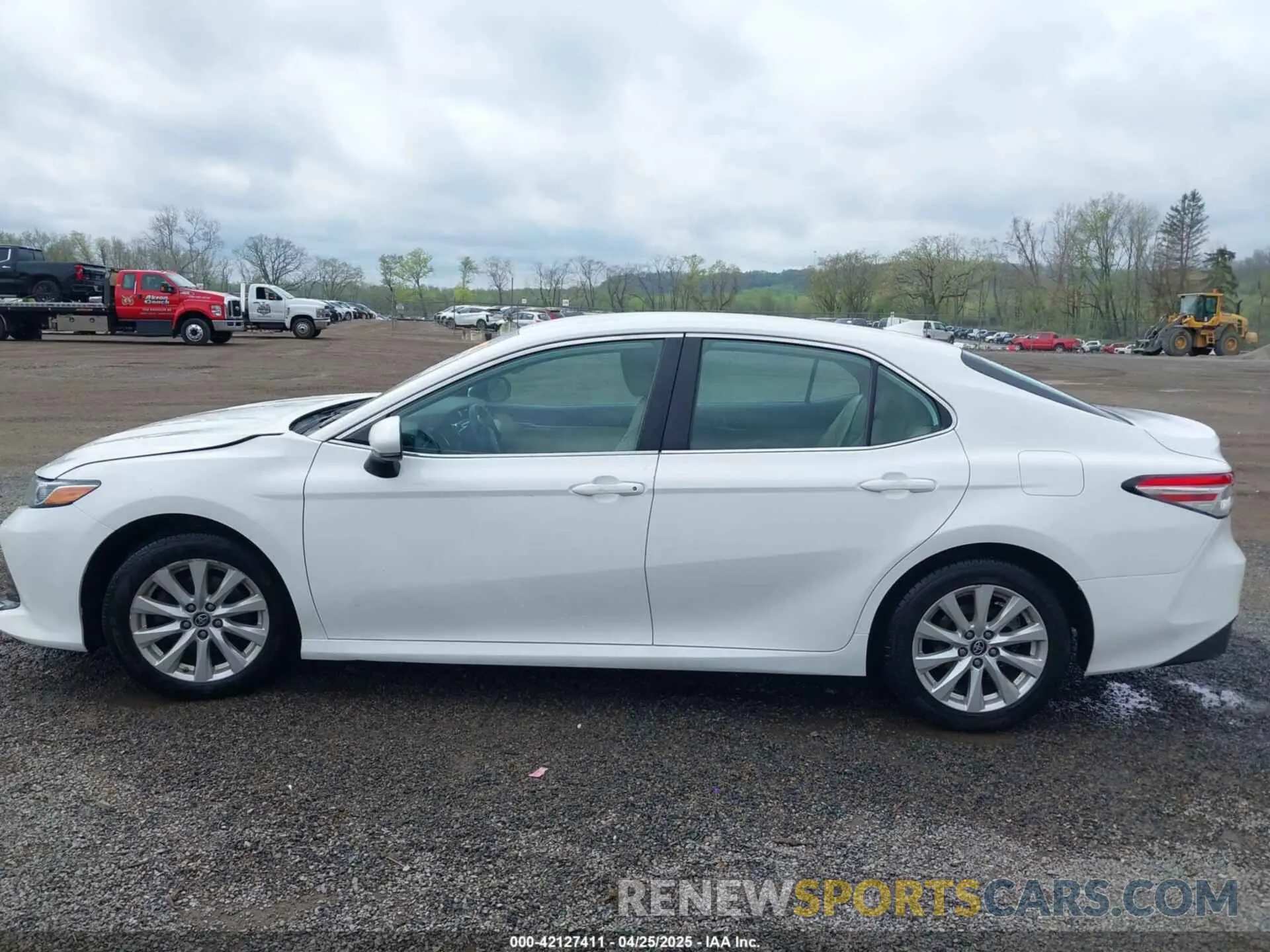 15 Photograph of a damaged car 4T1B11HK8KU819721 TOYOTA CAMRY 2019