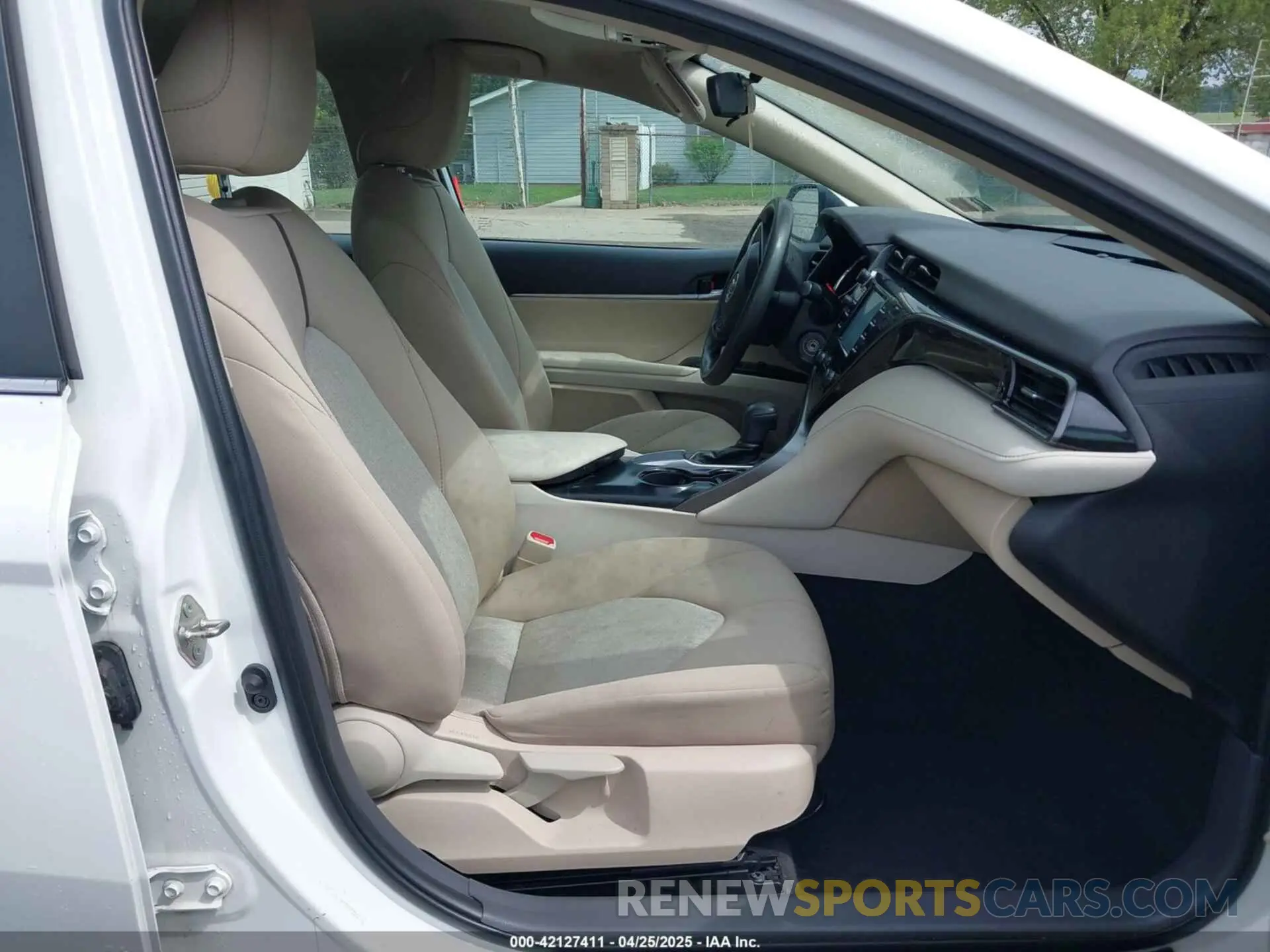 5 Photograph of a damaged car 4T1B11HK8KU819721 TOYOTA CAMRY 2019