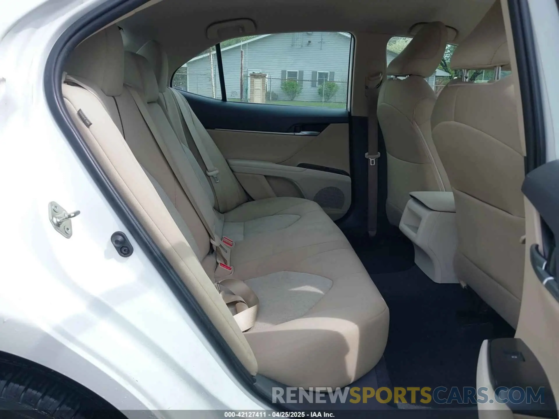 8 Photograph of a damaged car 4T1B11HK8KU819721 TOYOTA CAMRY 2019