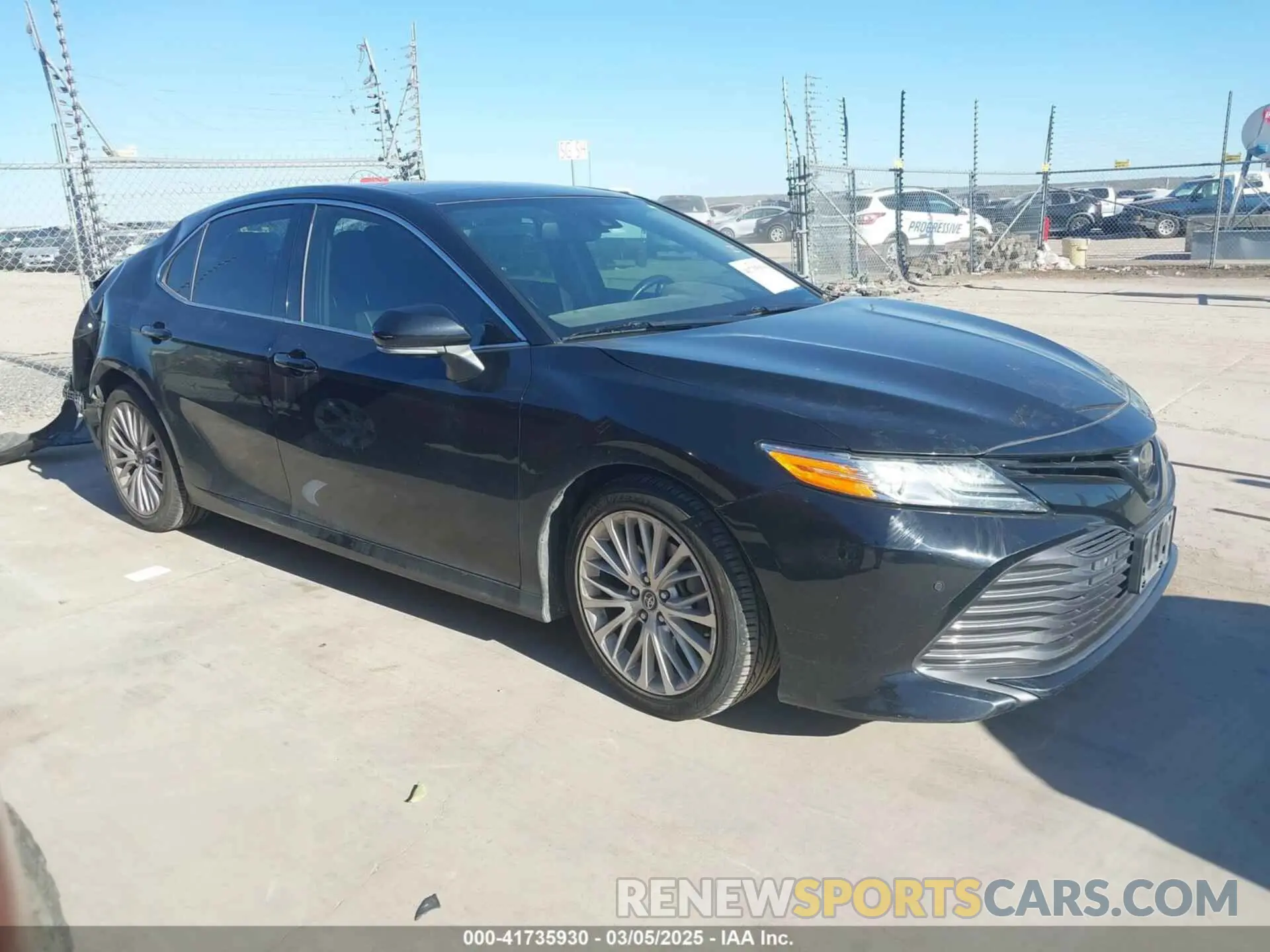 14 Photograph of a damaged car 4T1B11HK8KU820433 TOYOTA CAMRY 2019