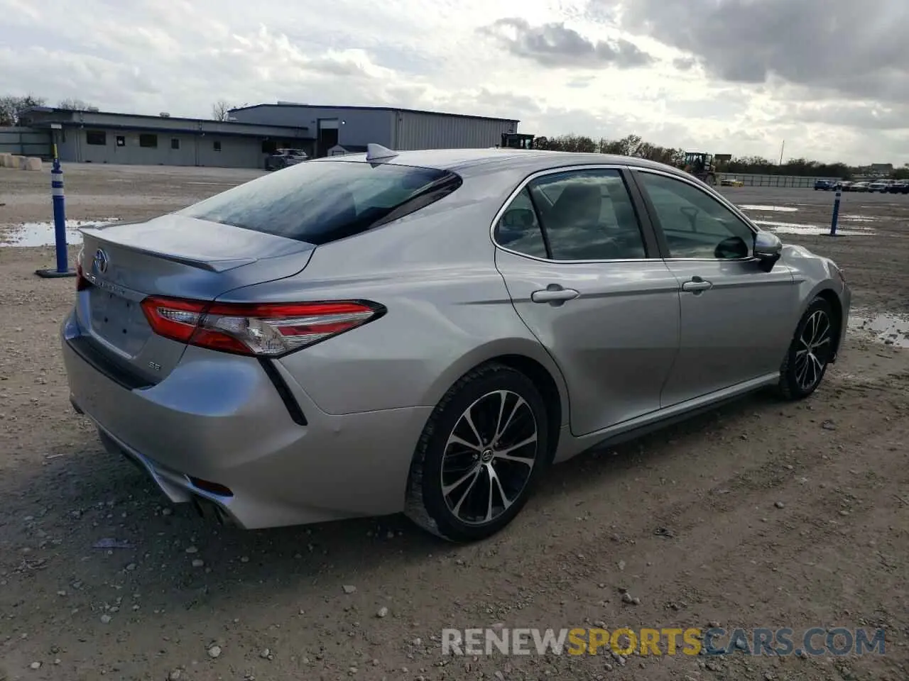 3 Photograph of a damaged car 4T1B11HK8KU821601 TOYOTA CAMRY 2019