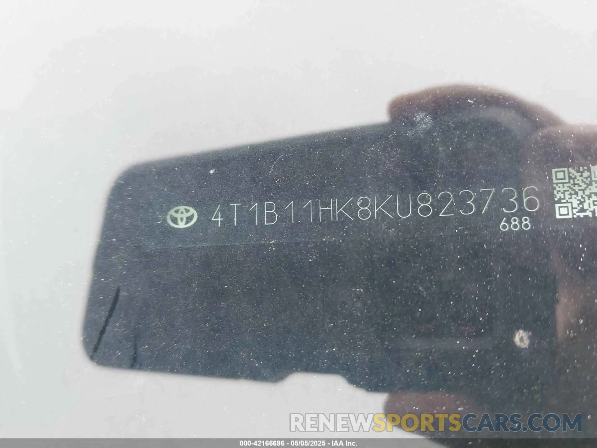 9 Photograph of a damaged car 4T1B11HK8KU823736 TOYOTA CAMRY 2019