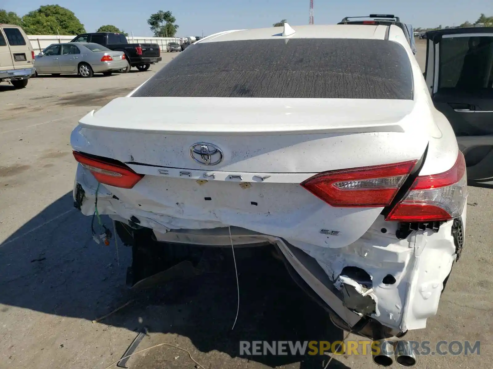 9 Photograph of a damaged car 4T1B11HK8KU831979 TOYOTA CAMRY 2019