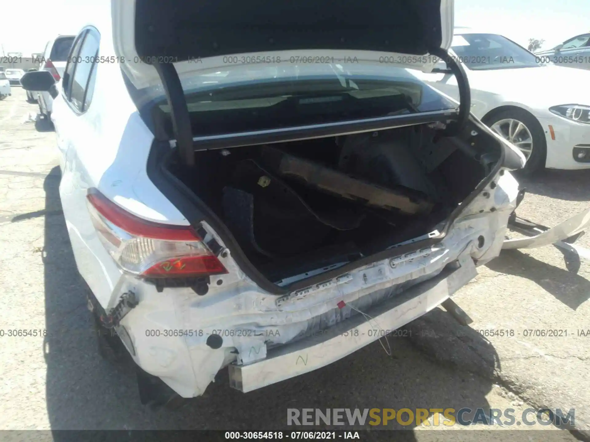 6 Photograph of a damaged car 4T1B11HK8KU832839 TOYOTA CAMRY 2019