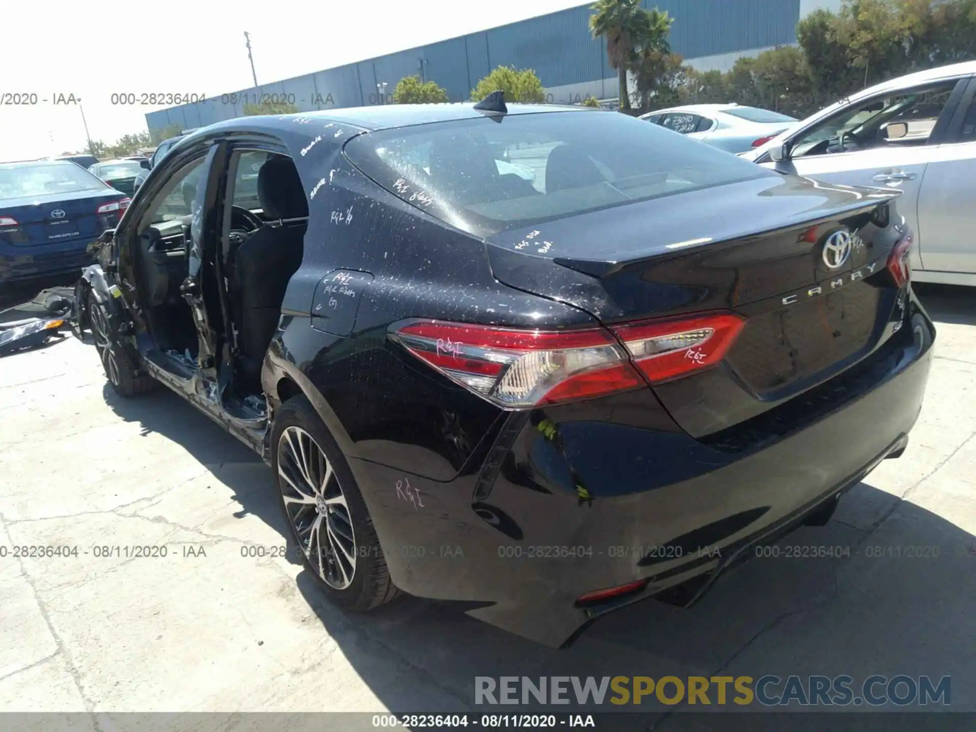 3 Photograph of a damaged car 4T1B11HK8KU833781 TOYOTA CAMRY 2019