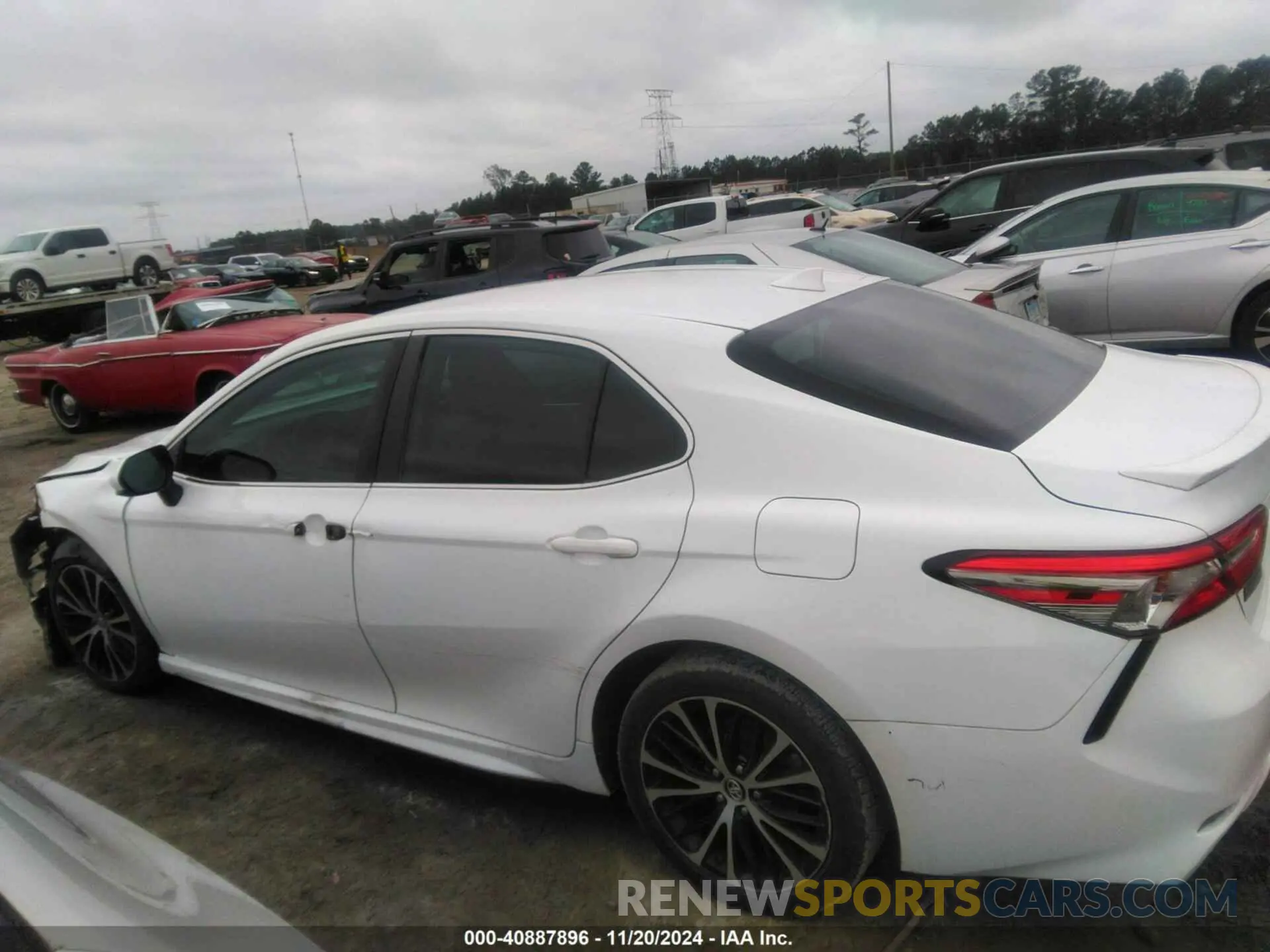 13 Photograph of a damaged car 4T1B11HK8KU836521 TOYOTA CAMRY 2019