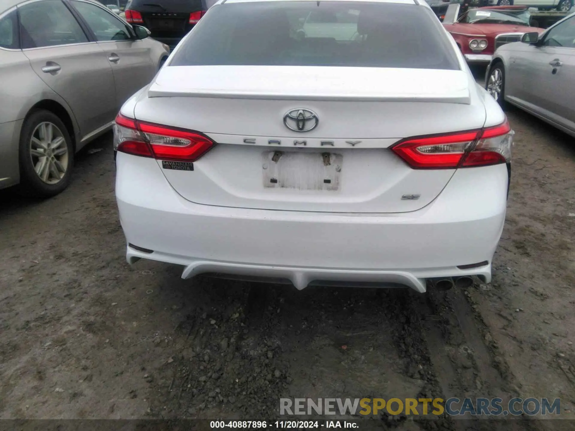 15 Photograph of a damaged car 4T1B11HK8KU836521 TOYOTA CAMRY 2019