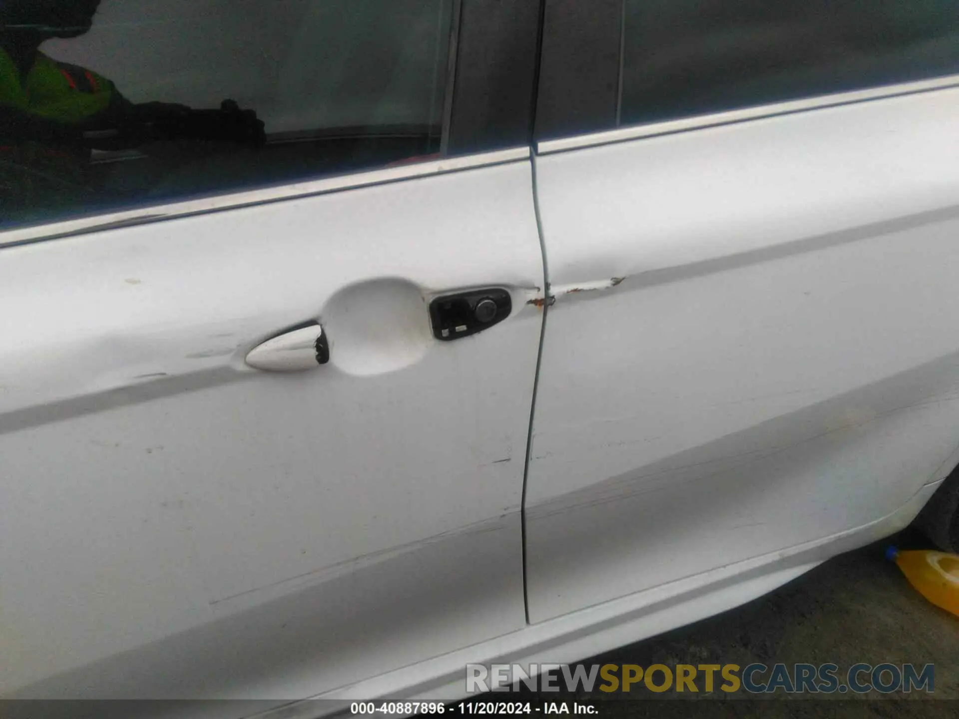 16 Photograph of a damaged car 4T1B11HK8KU836521 TOYOTA CAMRY 2019