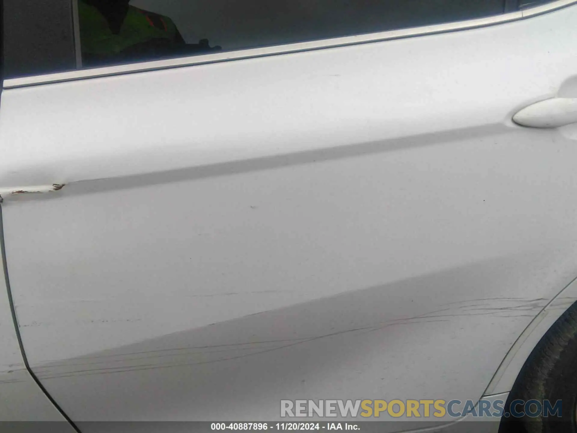17 Photograph of a damaged car 4T1B11HK8KU836521 TOYOTA CAMRY 2019