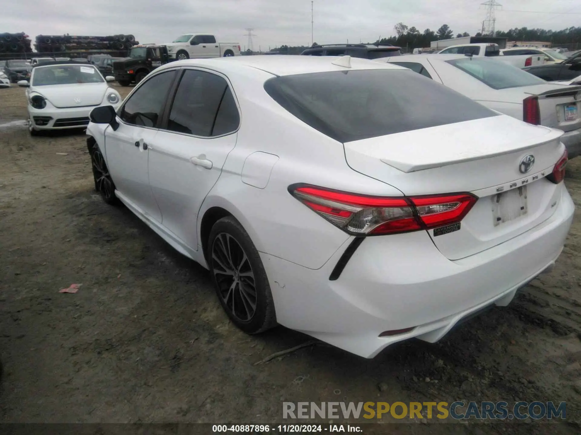 3 Photograph of a damaged car 4T1B11HK8KU836521 TOYOTA CAMRY 2019