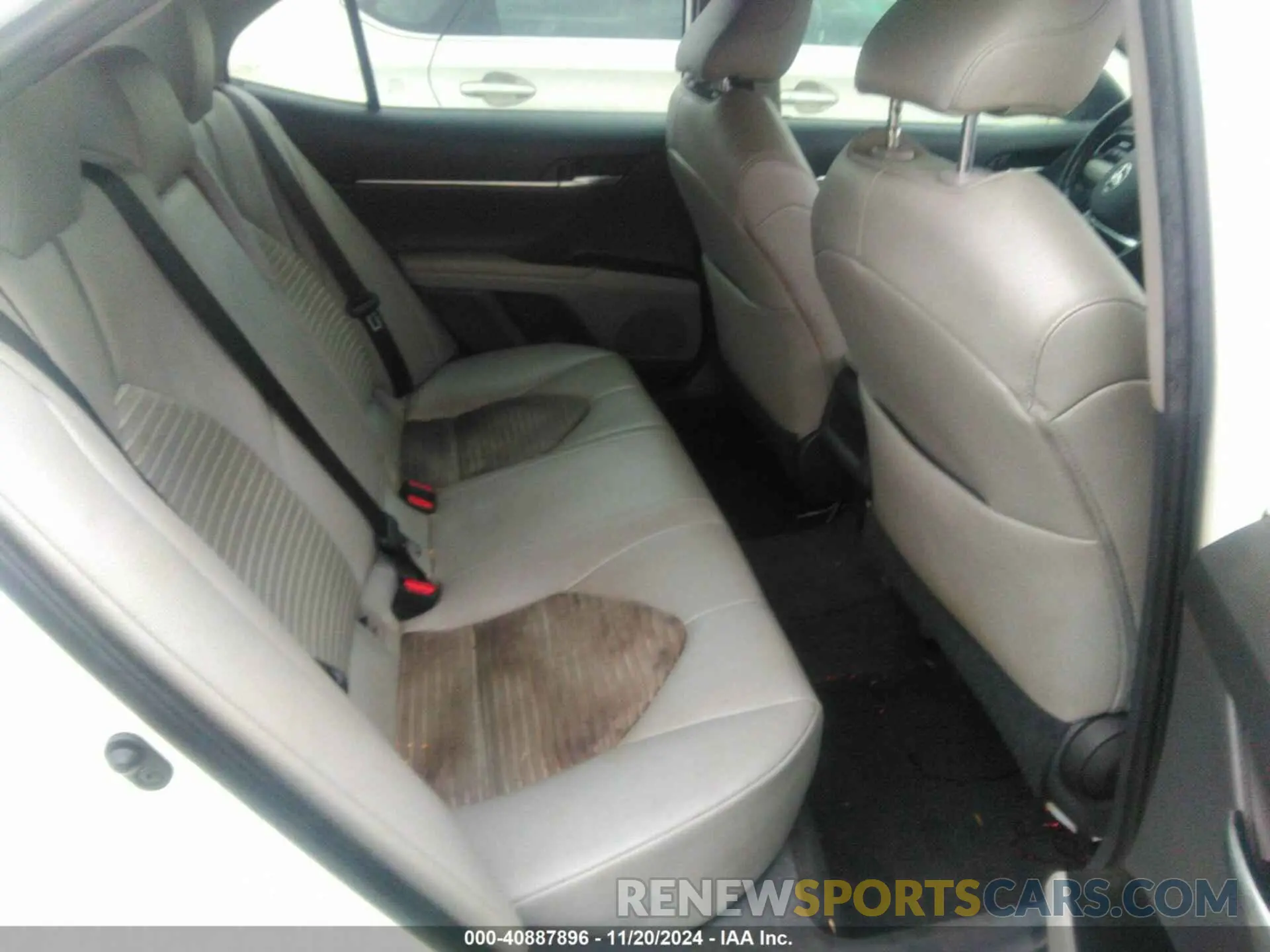 8 Photograph of a damaged car 4T1B11HK8KU836521 TOYOTA CAMRY 2019