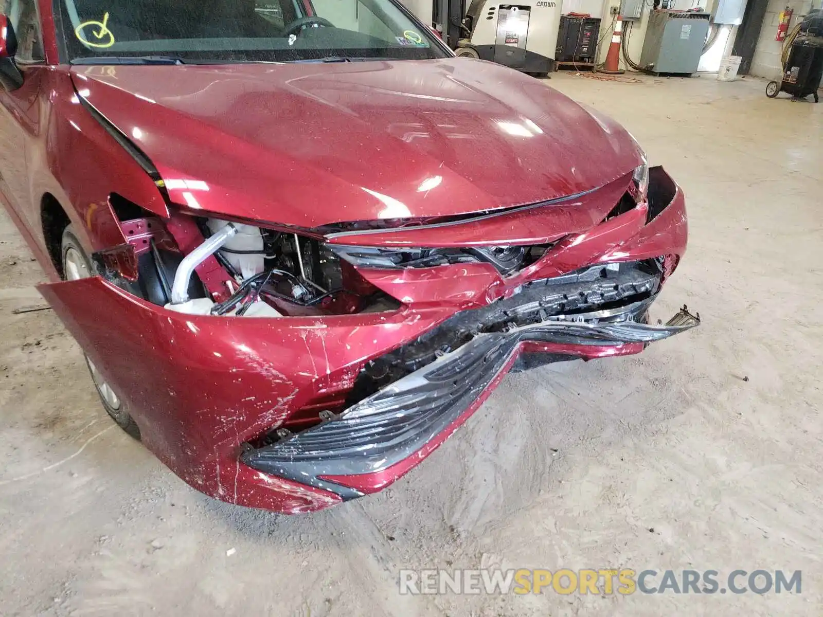 9 Photograph of a damaged car 4T1B11HK8KU845946 TOYOTA CAMRY 2019