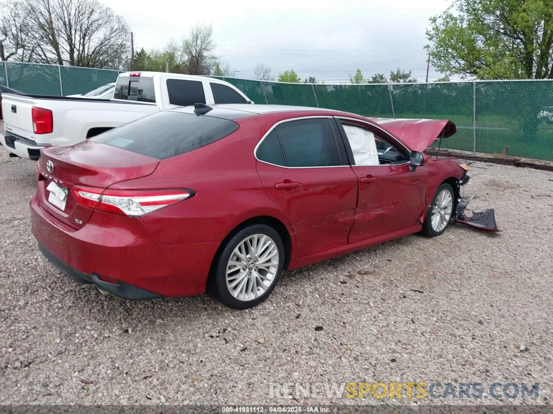 4 Photograph of a damaged car 4T1B11HK8KU848457 TOYOTA CAMRY 2019