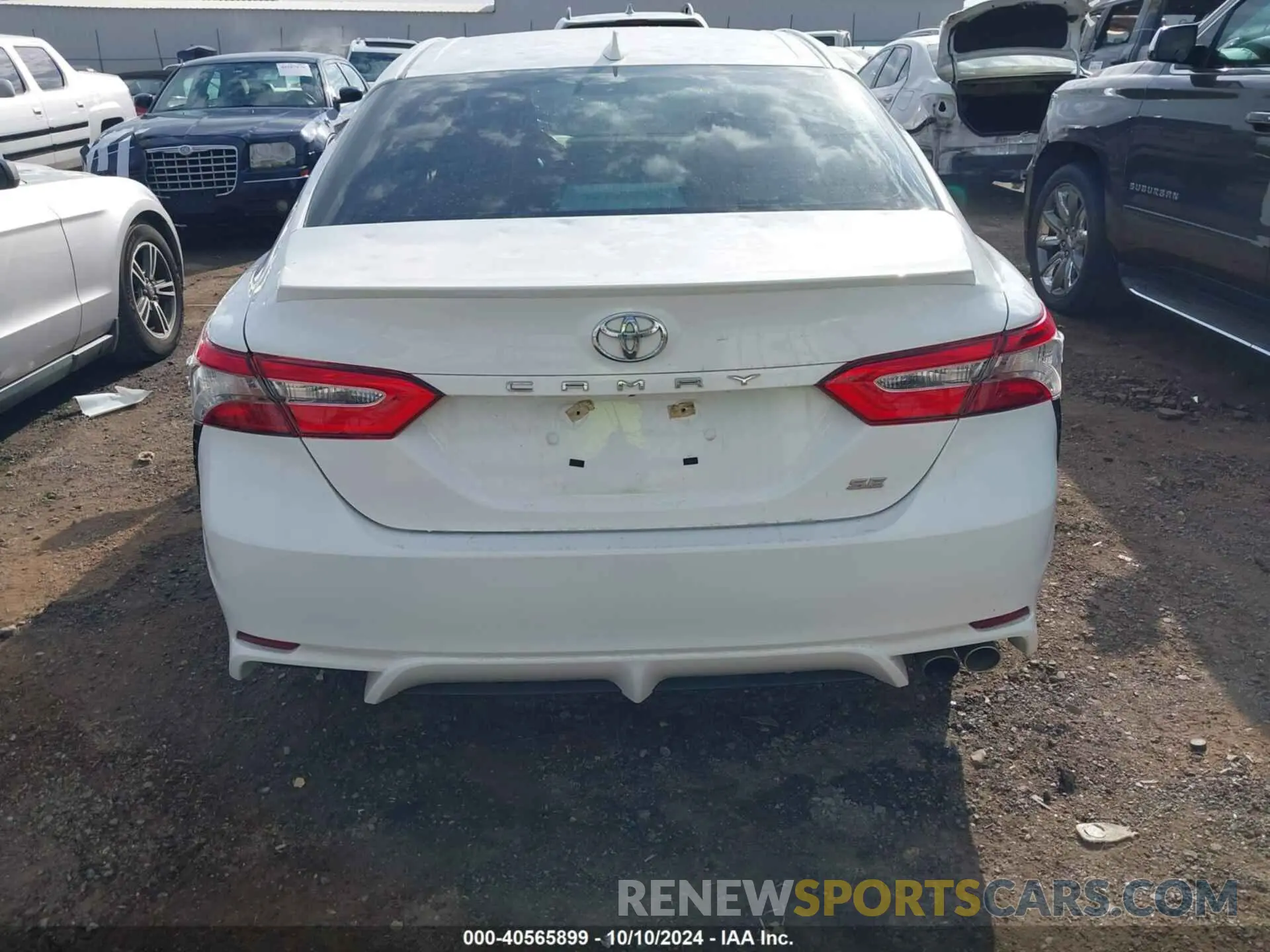 16 Photograph of a damaged car 4T1B11HK8KU849897 TOYOTA CAMRY 2019