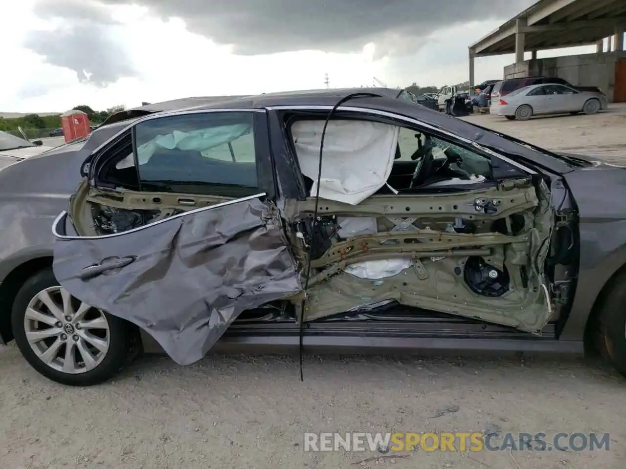 9 Photograph of a damaged car 4T1B11HK8KU855814 TOYOTA CAMRY 2019