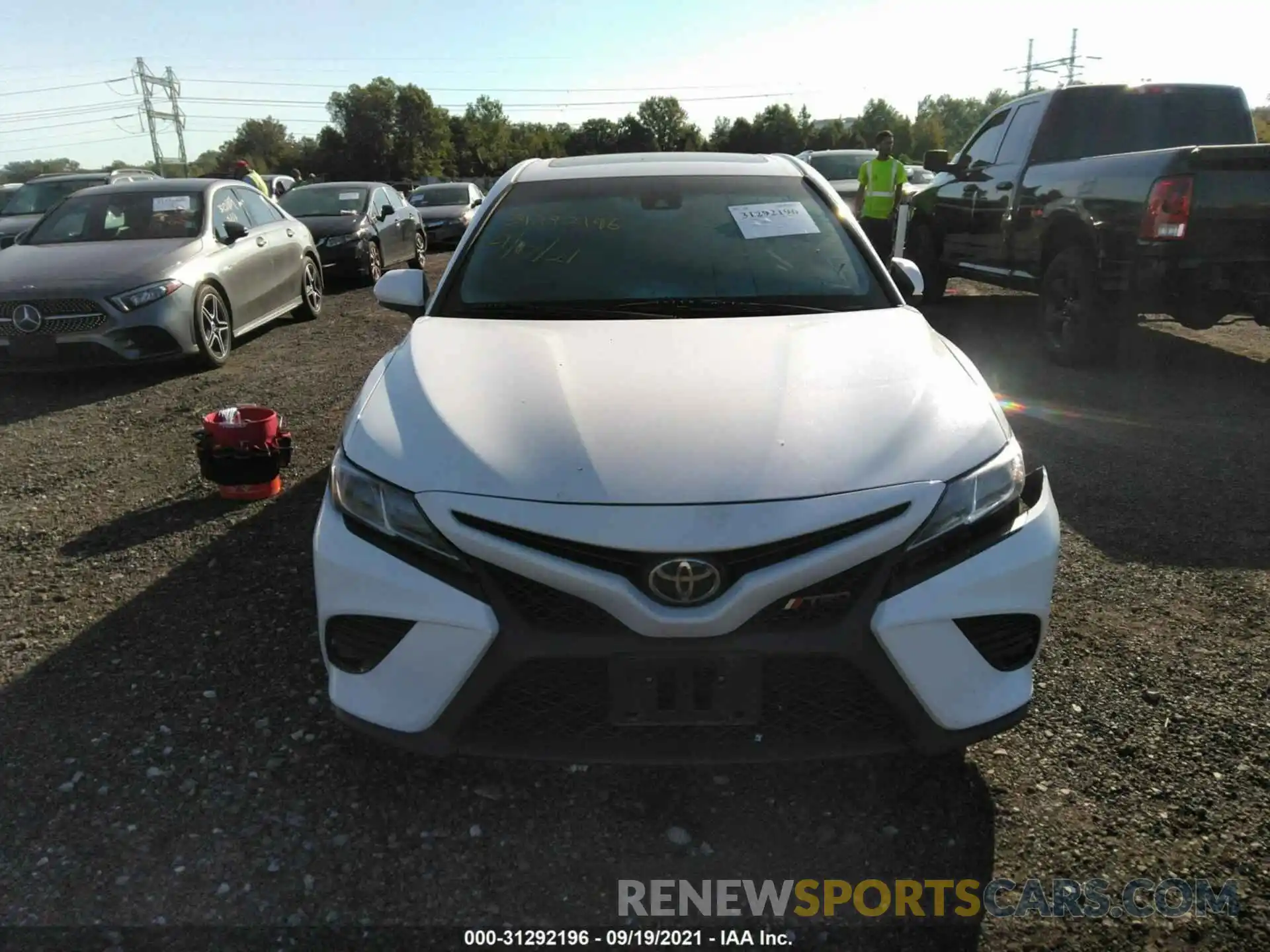 6 Photograph of a damaged car 4T1B11HK9KU162458 TOYOTA CAMRY 2019