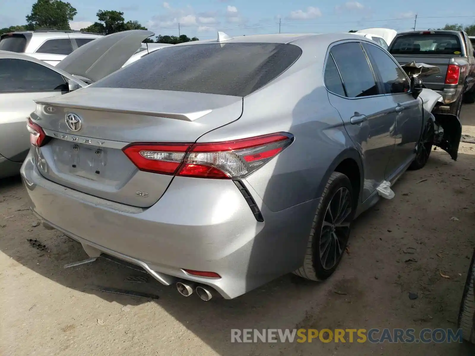 4 Photograph of a damaged car 4T1B11HK9KU165103 TOYOTA CAMRY 2019