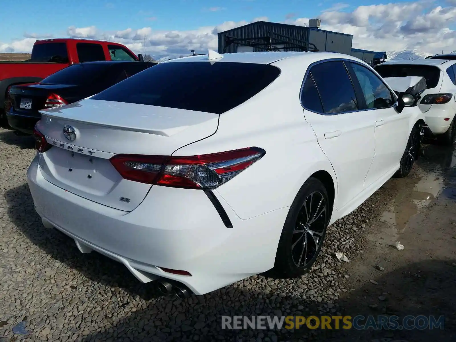 4 Photograph of a damaged car 4T1B11HK9KU169930 TOYOTA CAMRY 2019