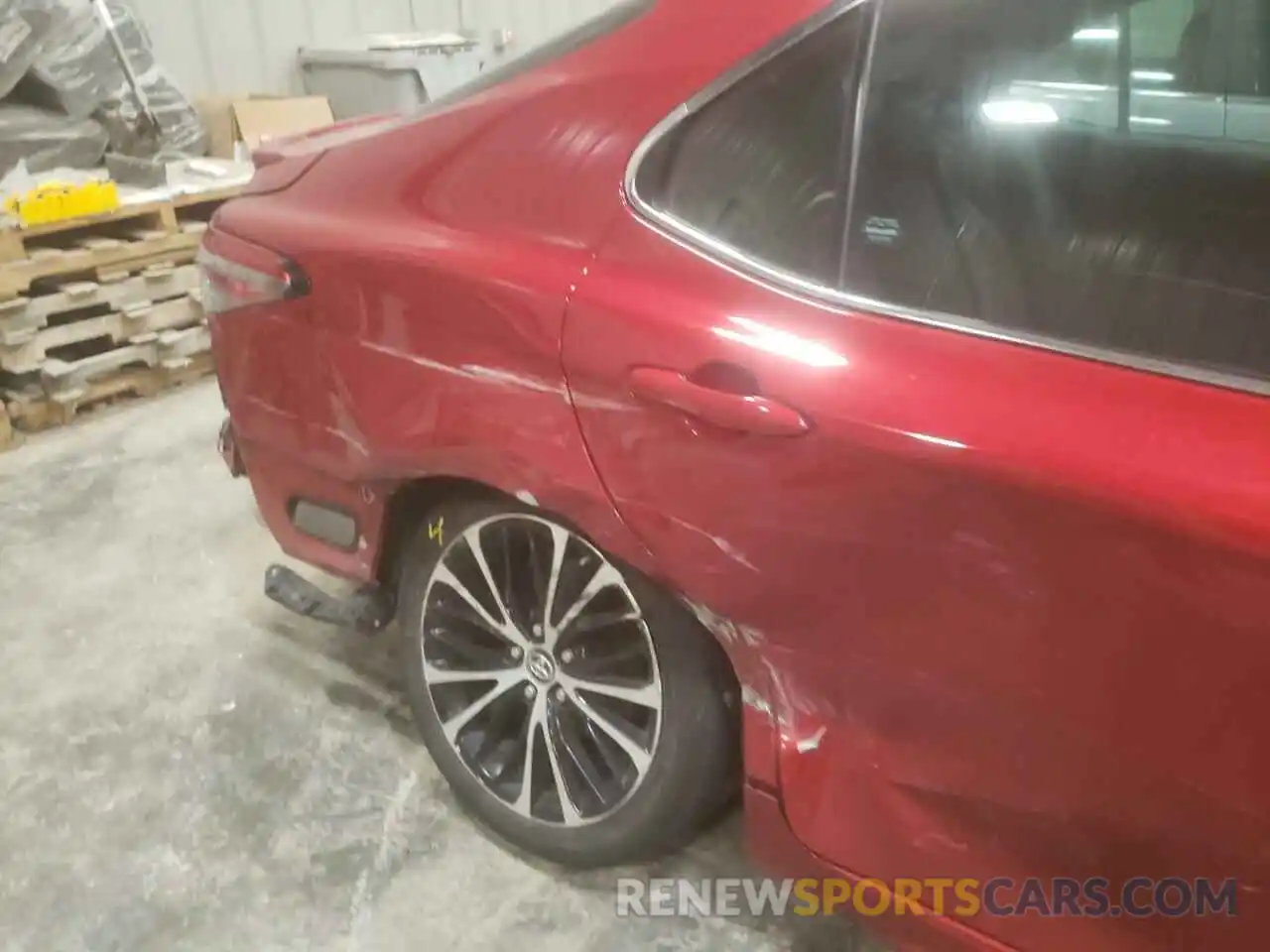 9 Photograph of a damaged car 4T1B11HK9KU172732 TOYOTA CAMRY 2019