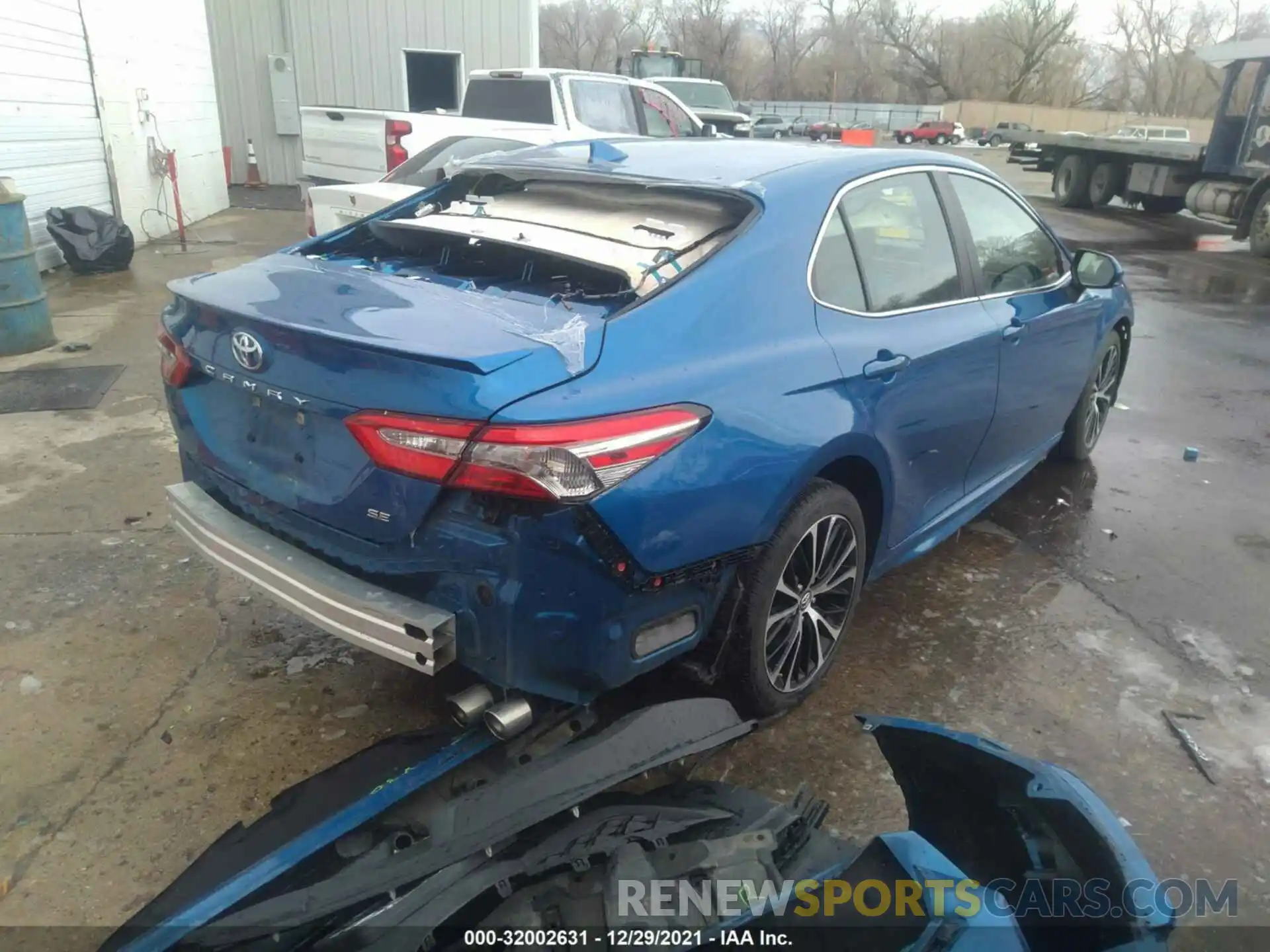 4 Photograph of a damaged car 4T1B11HK9KU173413 TOYOTA CAMRY 2019