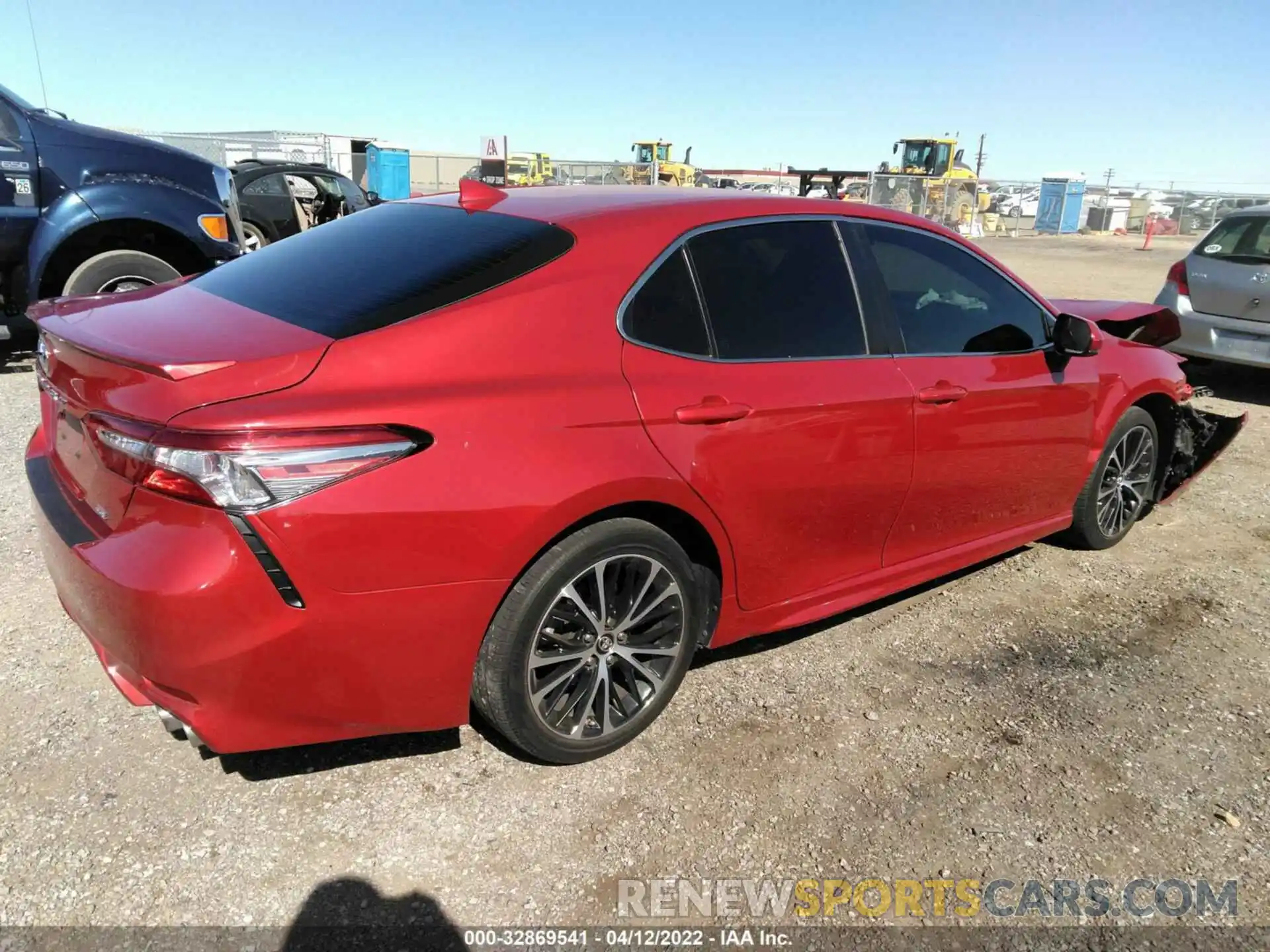 4 Photograph of a damaged car 4T1B11HK9KU173752 TOYOTA CAMRY 2019