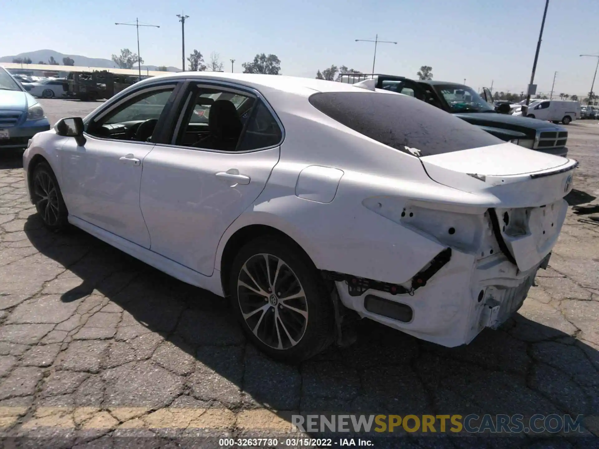 3 Photograph of a damaged car 4T1B11HK9KU174917 TOYOTA CAMRY 2019