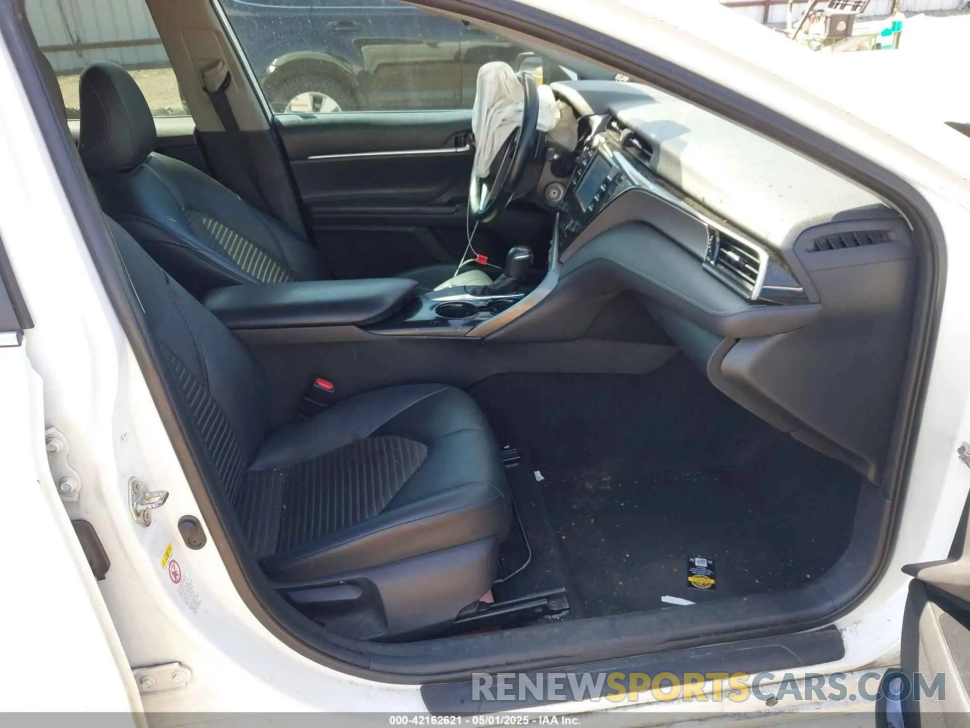 5 Photograph of a damaged car 4T1B11HK9KU181155 TOYOTA CAMRY 2019