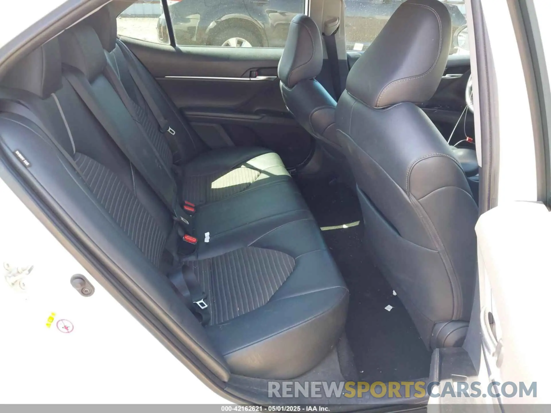 8 Photograph of a damaged car 4T1B11HK9KU181155 TOYOTA CAMRY 2019