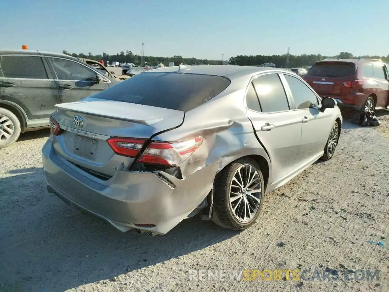 4 Photograph of a damaged car 4T1B11HK9KU185190 TOYOTA CAMRY 2019