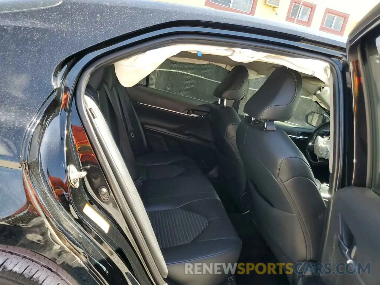 10 Photograph of a damaged car 4T1B11HK9KU186694 TOYOTA CAMRY 2019