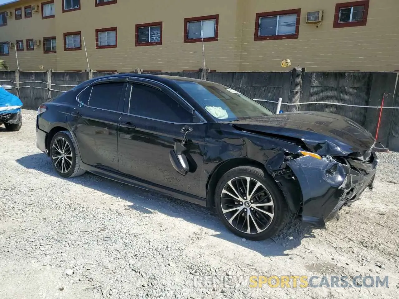 4 Photograph of a damaged car 4T1B11HK9KU186694 TOYOTA CAMRY 2019