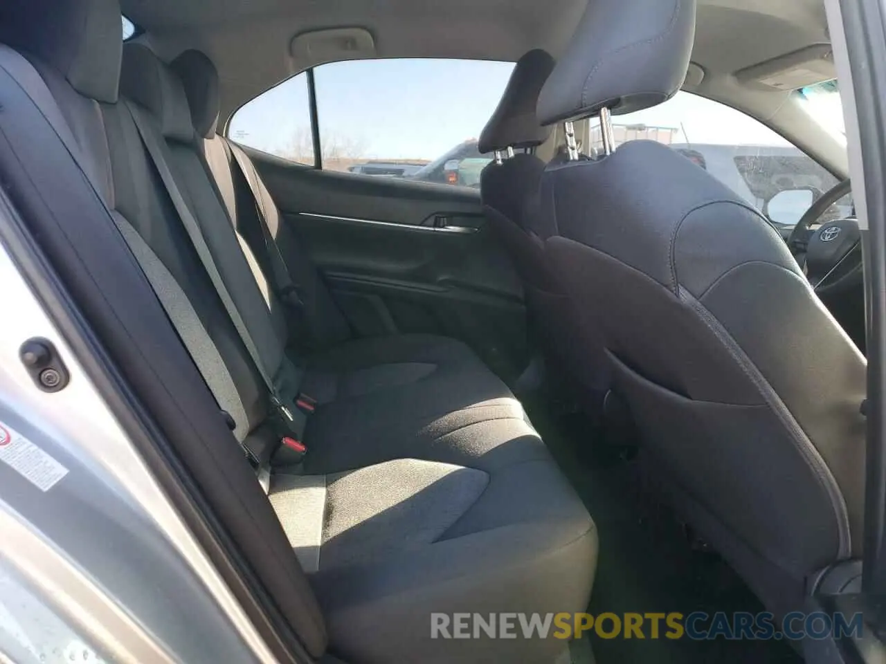 10 Photograph of a damaged car 4T1B11HK9KU195170 TOYOTA CAMRY 2019