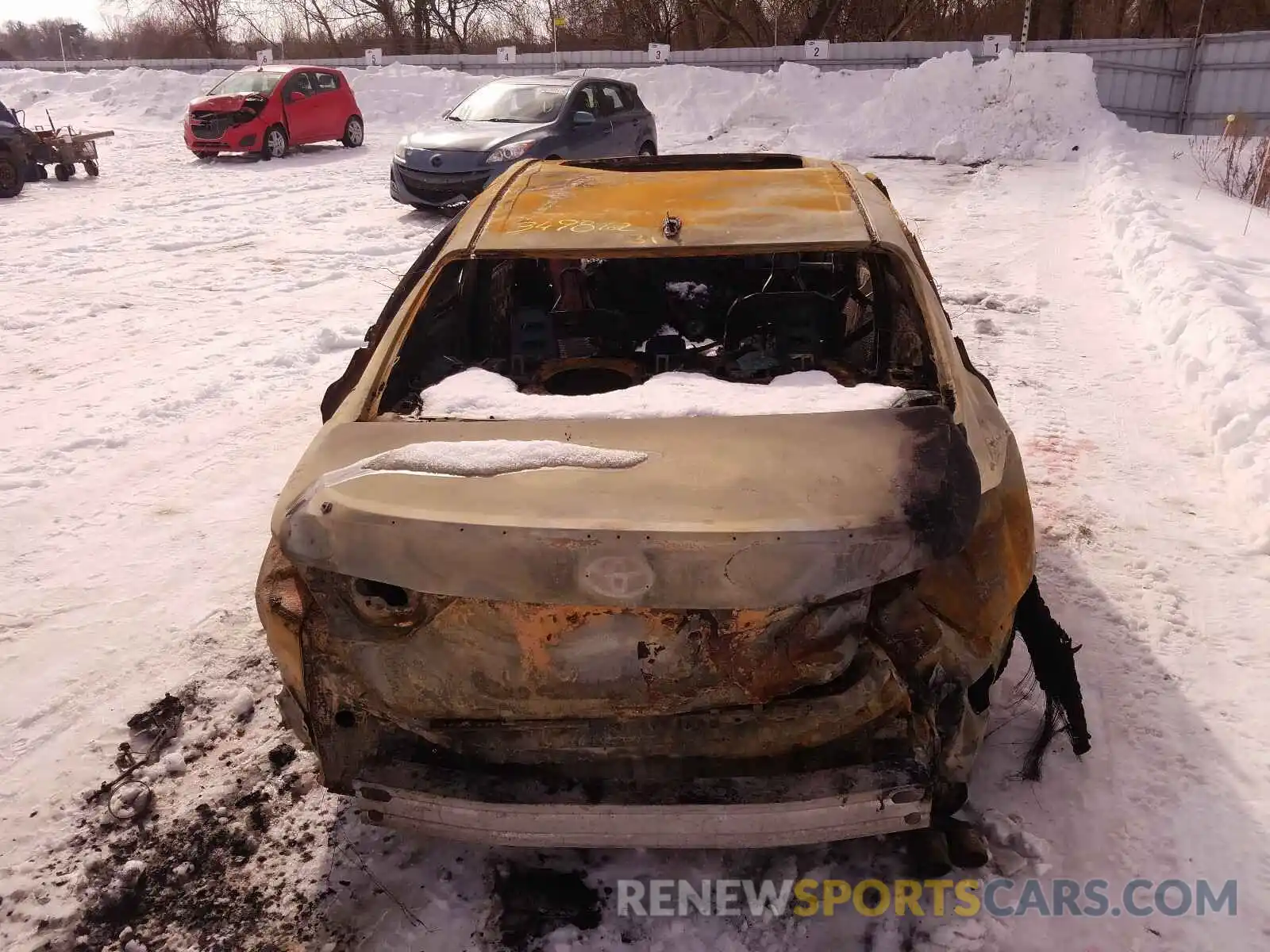 10 Photograph of a damaged car 4T1B11HK9KU196531 TOYOTA CAMRY 2019