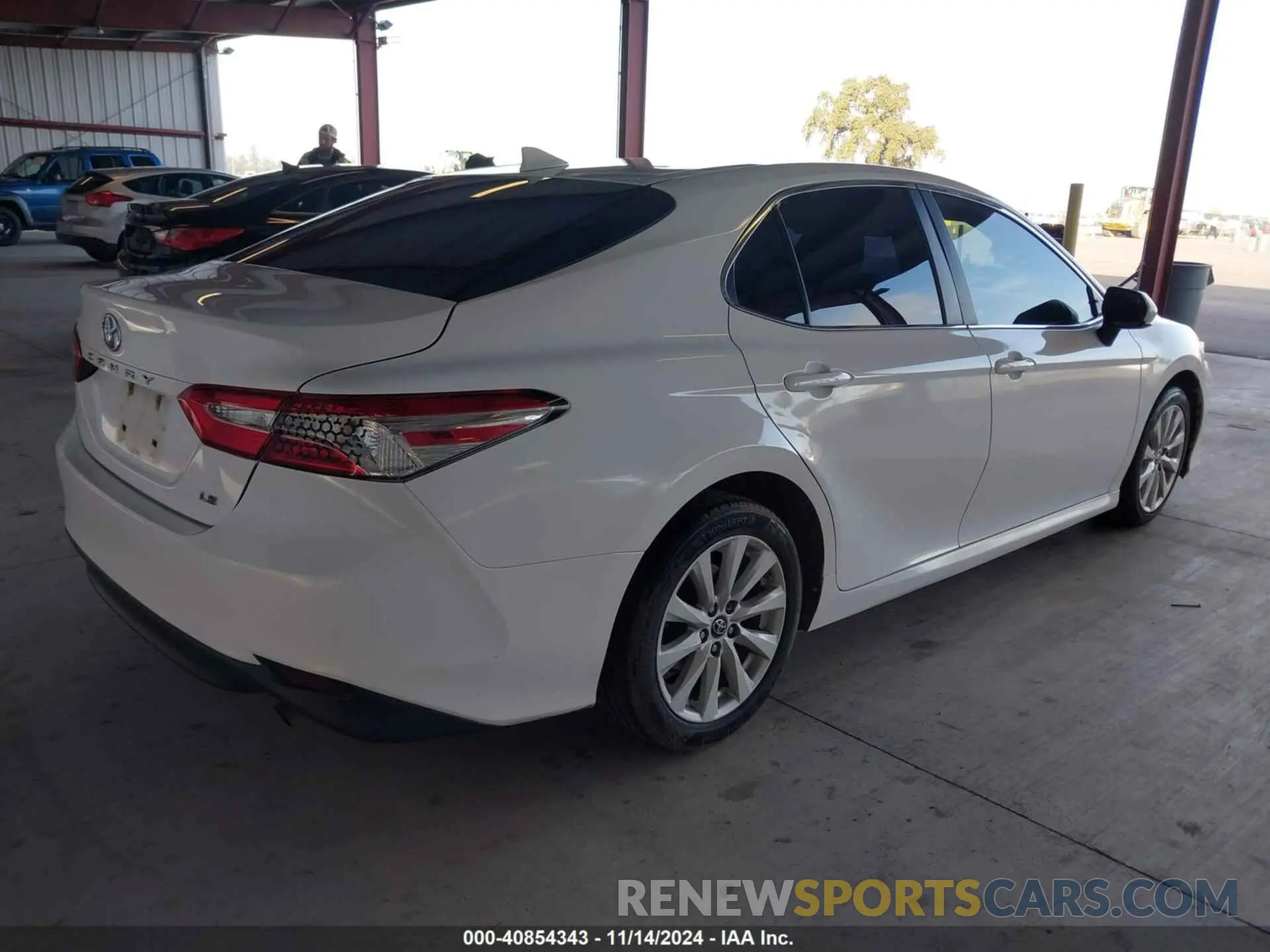 4 Photograph of a damaged car 4T1B11HK9KU197548 TOYOTA CAMRY 2019