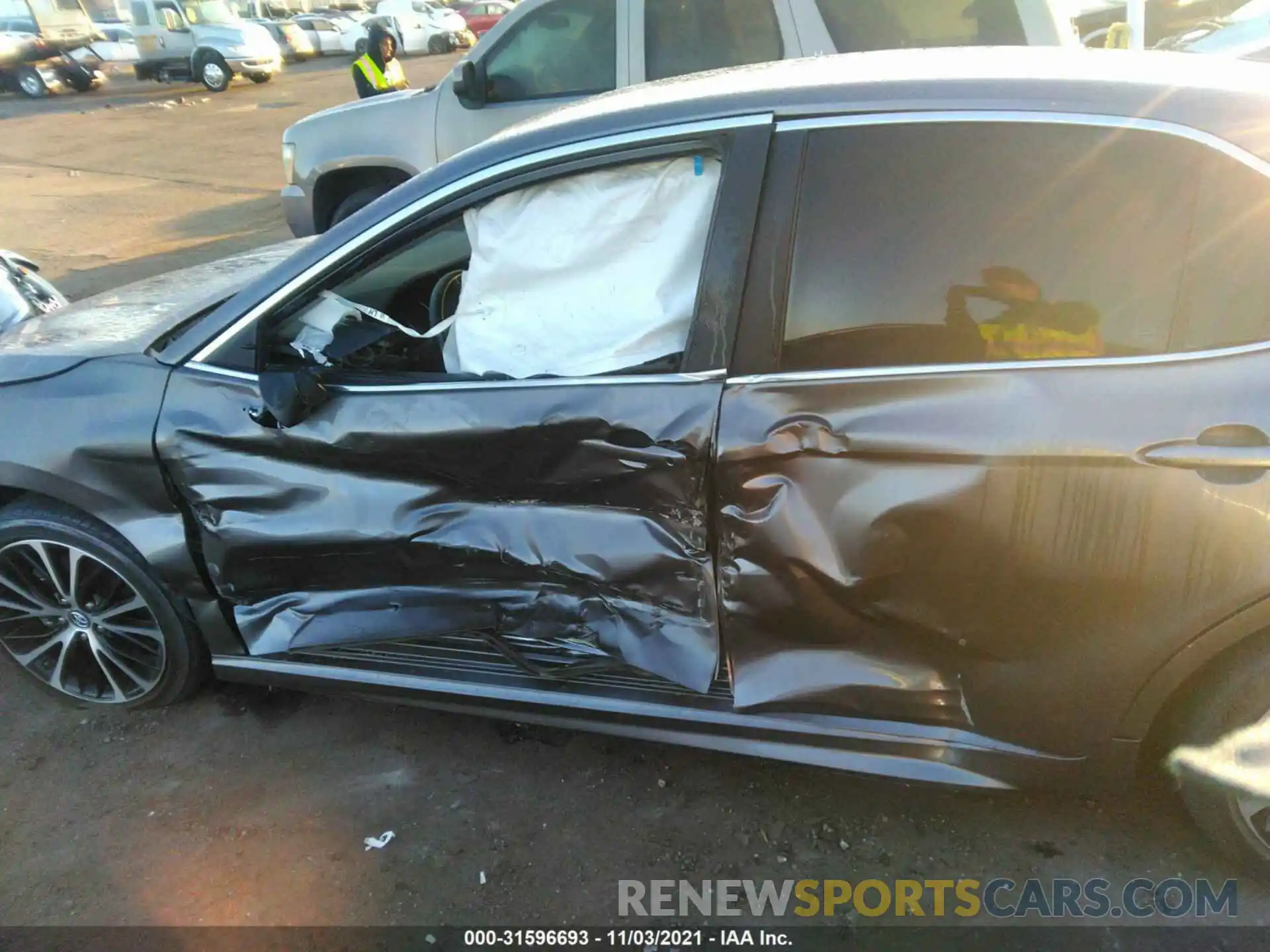 6 Photograph of a damaged car 4T1B11HK9KU201825 TOYOTA CAMRY 2019