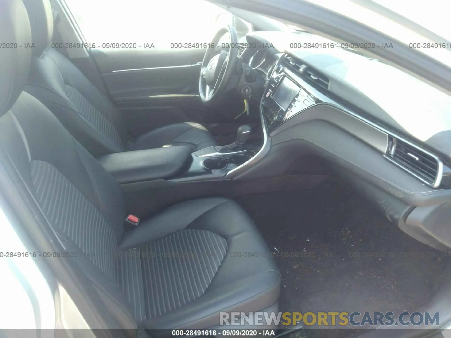 5 Photograph of a damaged car 4T1B11HK9KU205762 TOYOTA CAMRY 2019