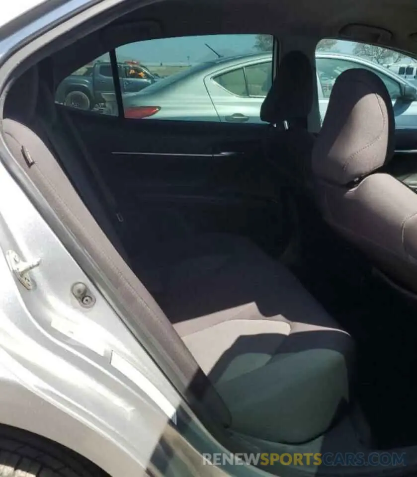 10 Photograph of a damaged car 4T1B11HK9KU206023 TOYOTA CAMRY 2019