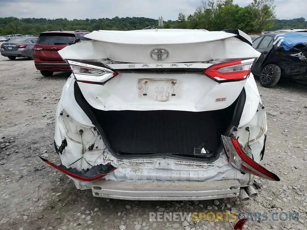 6 Photograph of a damaged car 4T1B11HK9KU207740 TOYOTA CAMRY 2019