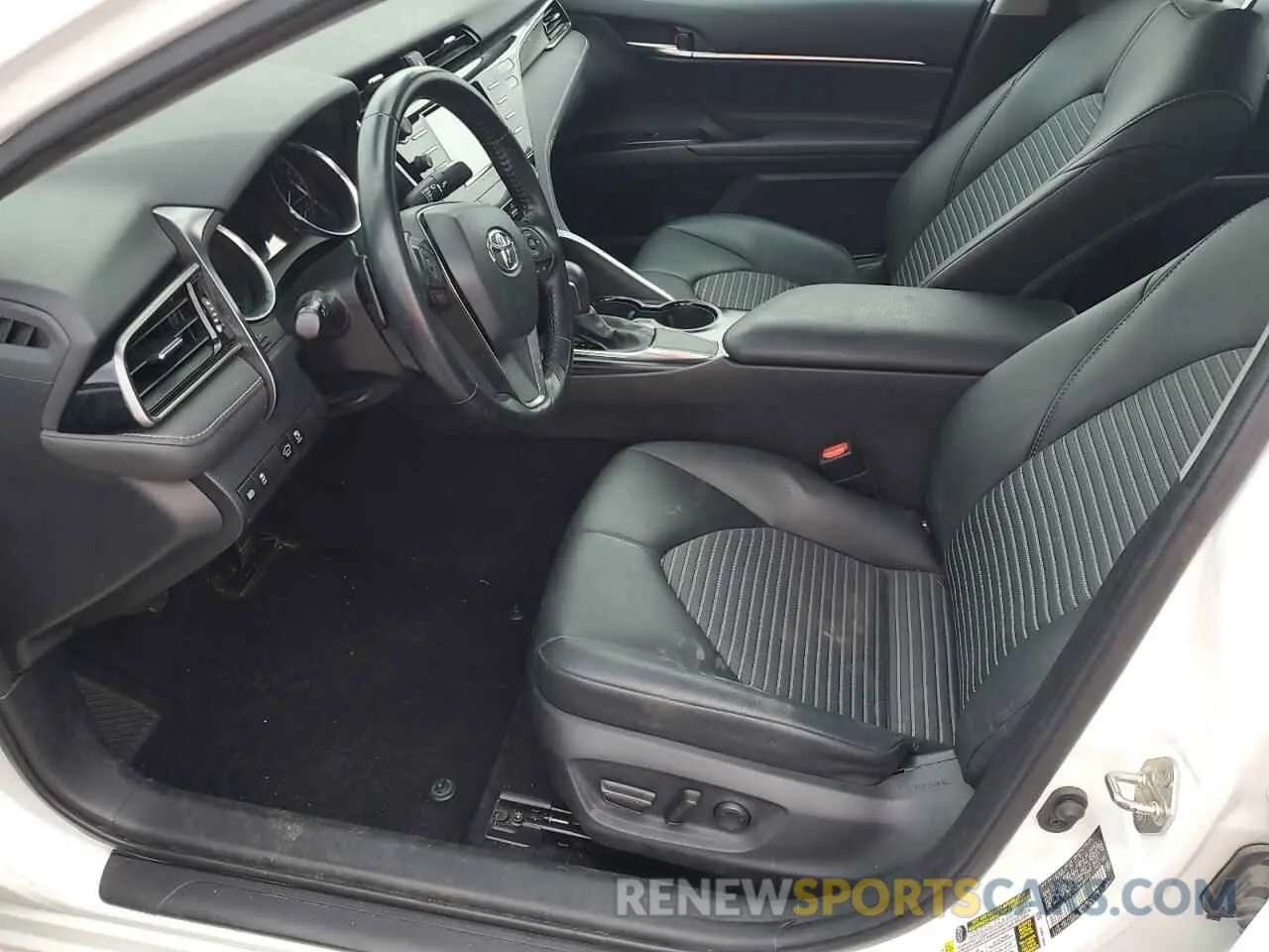 7 Photograph of a damaged car 4T1B11HK9KU207740 TOYOTA CAMRY 2019