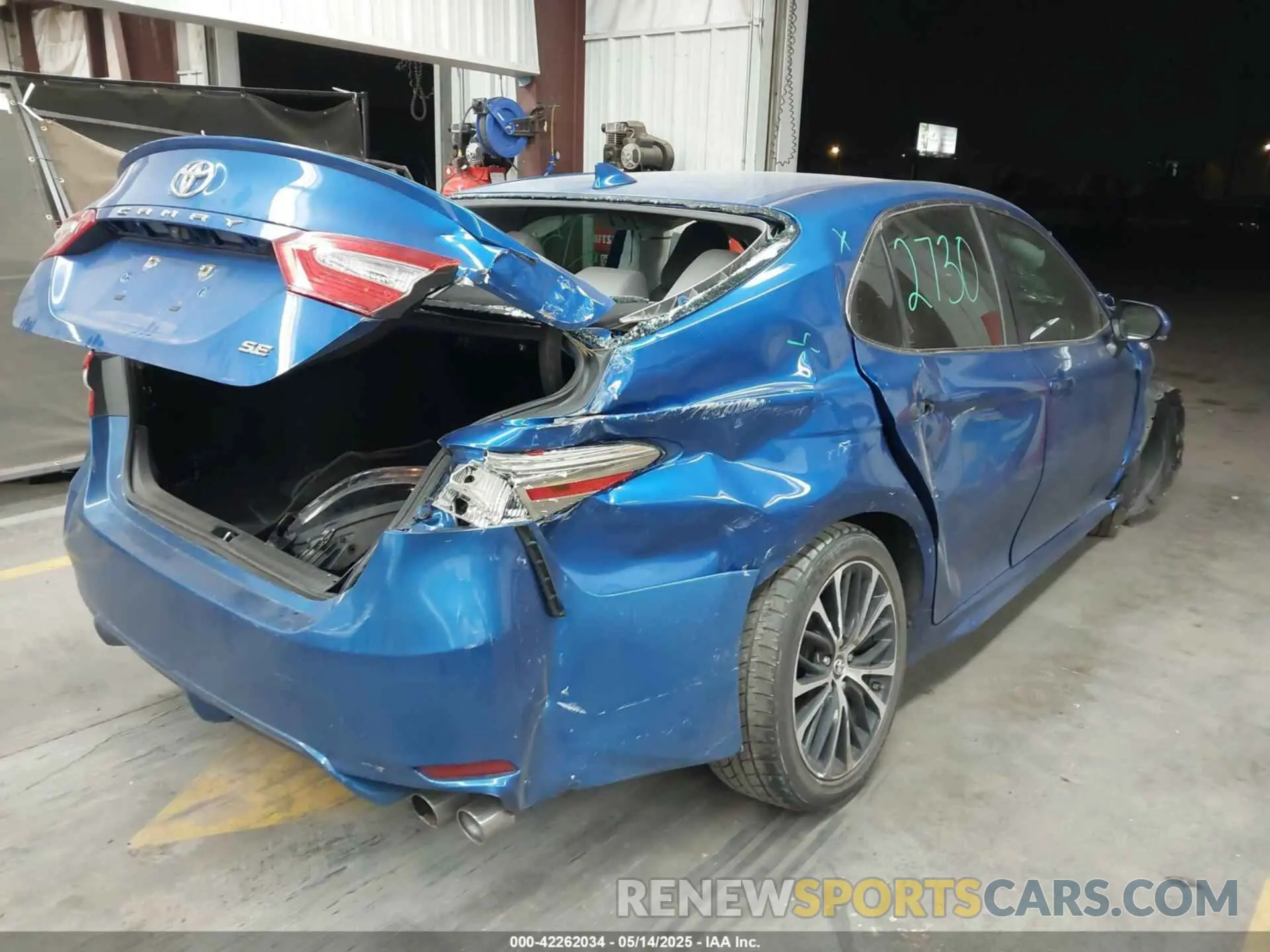 4 Photograph of a damaged car 4T1B11HK9KU207852 TOYOTA CAMRY 2019