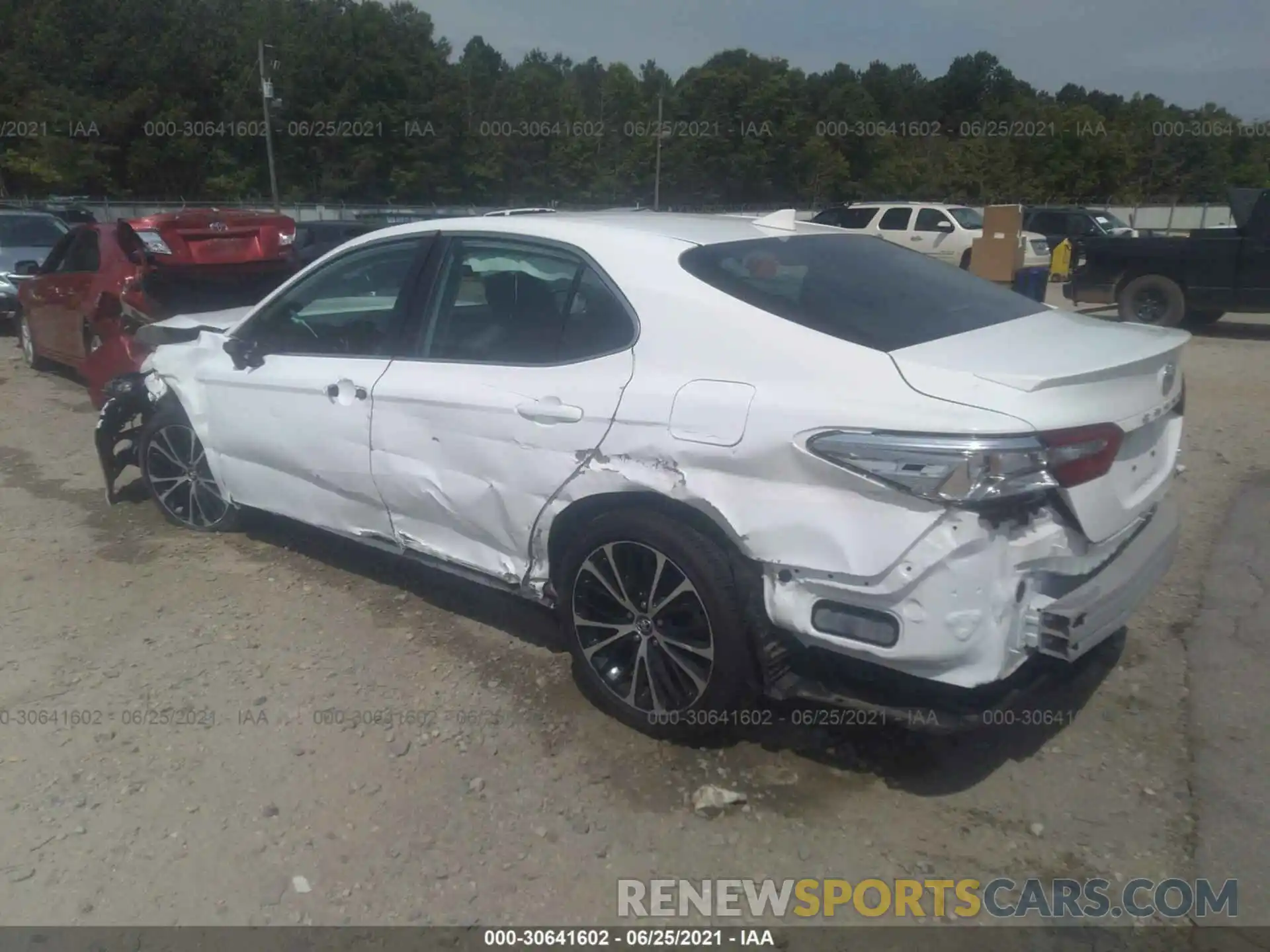 3 Photograph of a damaged car 4T1B11HK9KU209584 TOYOTA CAMRY 2019