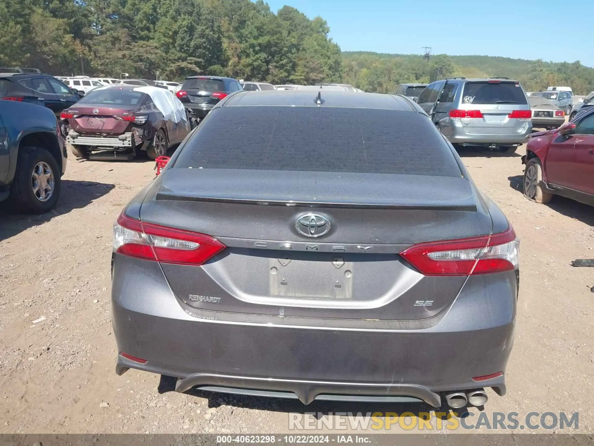 16 Photograph of a damaged car 4T1B11HK9KU209603 TOYOTA CAMRY 2019