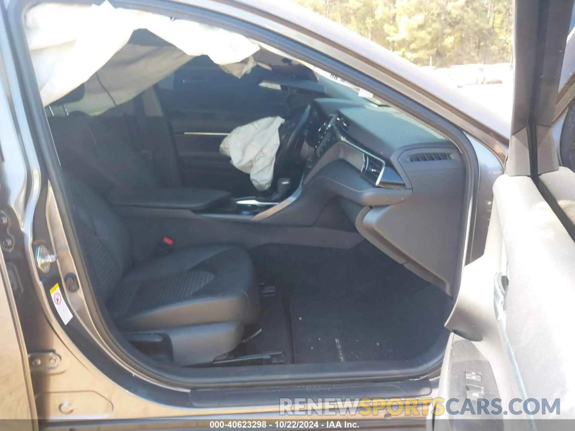 5 Photograph of a damaged car 4T1B11HK9KU209603 TOYOTA CAMRY 2019