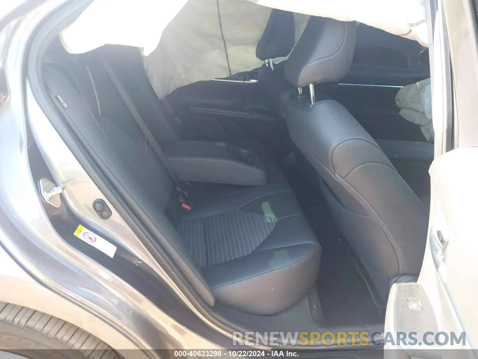 8 Photograph of a damaged car 4T1B11HK9KU209603 TOYOTA CAMRY 2019