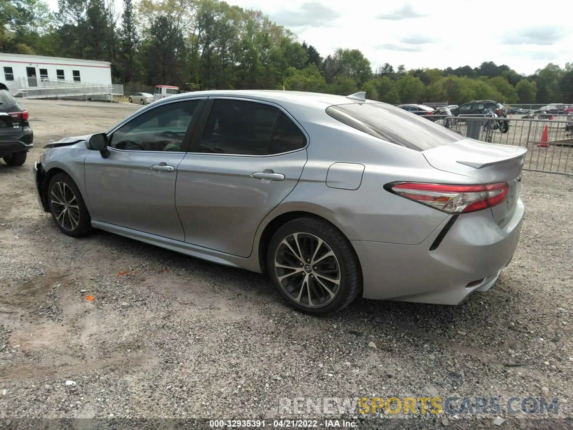 3 Photograph of a damaged car 4T1B11HK9KU214221 TOYOTA CAMRY 2019