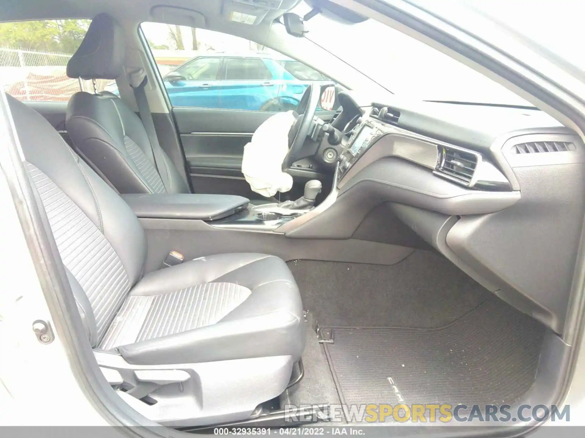 5 Photograph of a damaged car 4T1B11HK9KU214221 TOYOTA CAMRY 2019