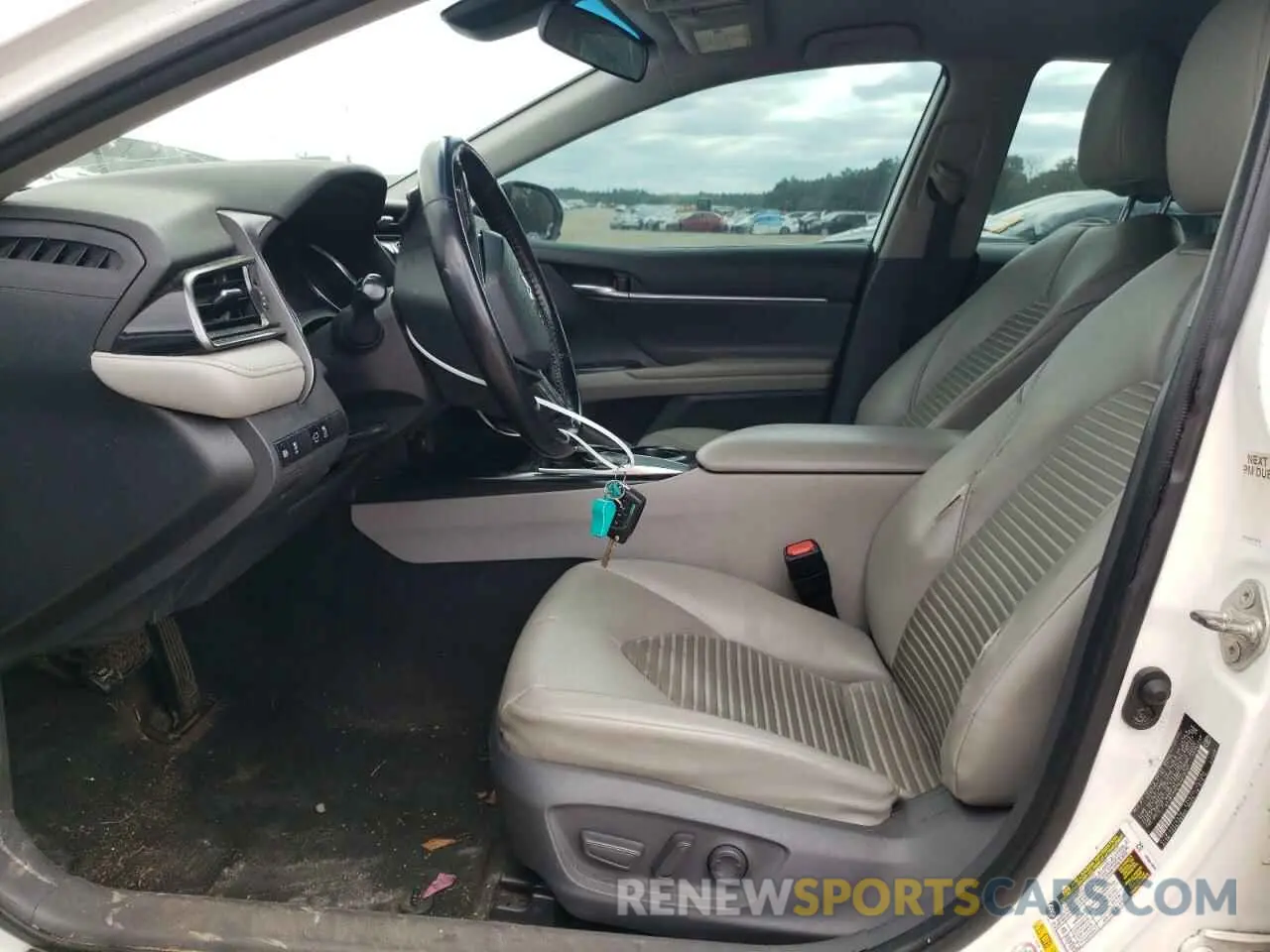 7 Photograph of a damaged car 4T1B11HK9KU215207 TOYOTA CAMRY 2019