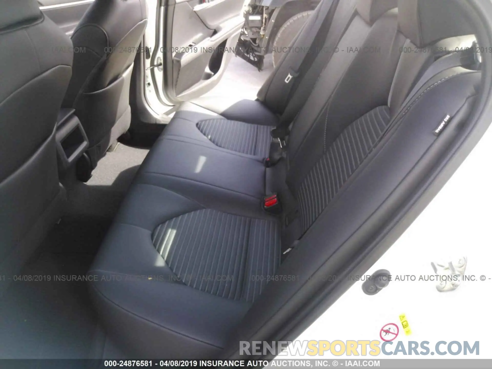 8 Photograph of a damaged car 4T1B11HK9KU225719 TOYOTA CAMRY 2019